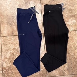 Yola Skinny scrub pants size M color Blue. Zamora Jogger size M color Black.